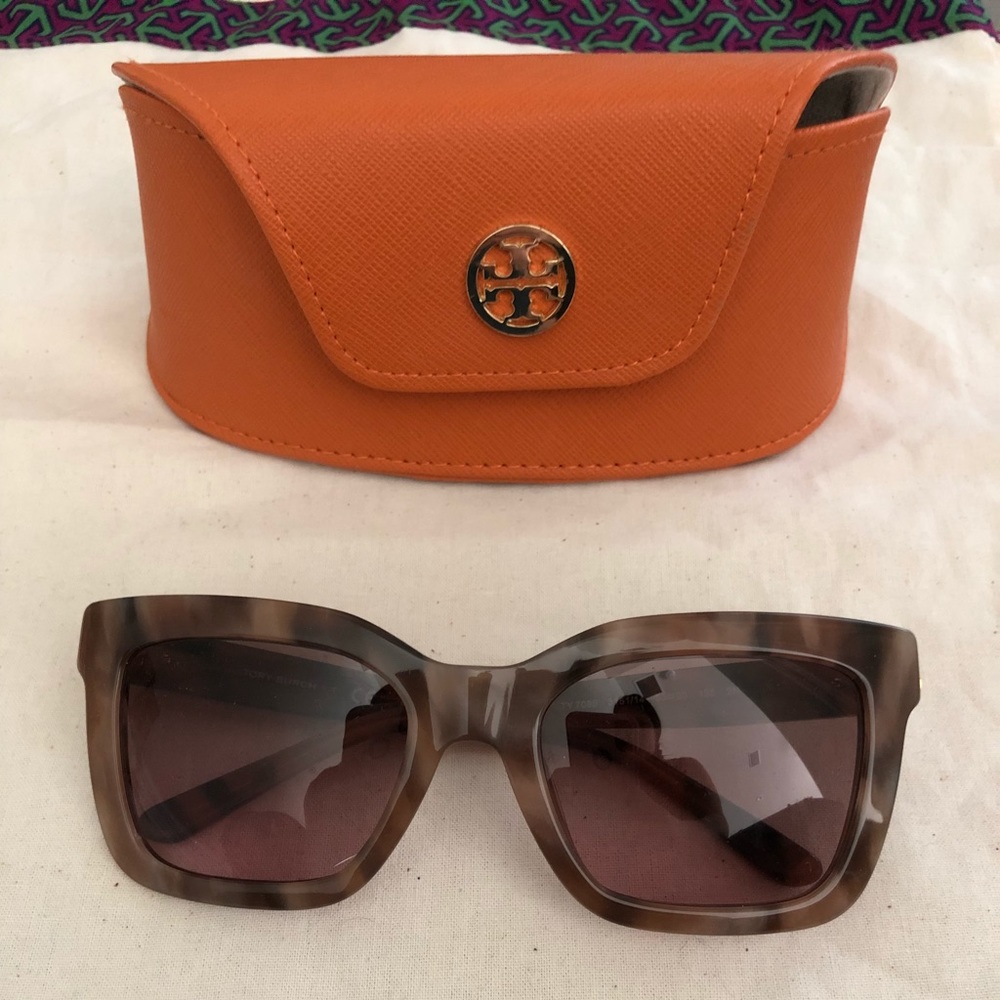 Tory Burch Sunglass